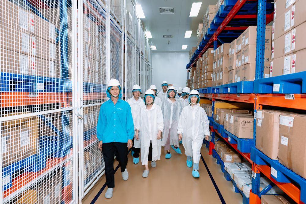 Các Quỹ đầu tư, Công ty chứng khoán và cổ đông tham quan Nhà máy kháng sinh công nghệ cao Vĩnh Lộc (IMP2)